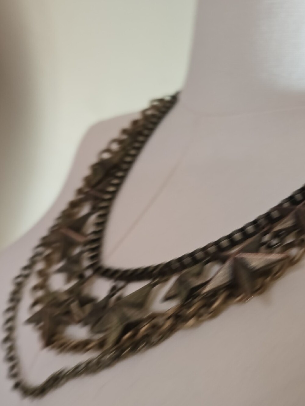 Layered Star Pendant Necklace - Antique Gold - Picture 5 of 7